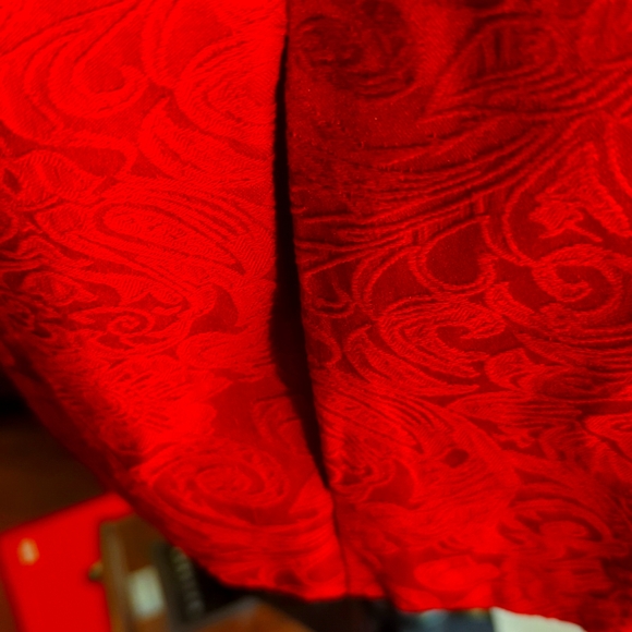 Kim Rogers Red Embossed Floral 3/4 sleeve jacket size 16p. - Picture 2 of 7